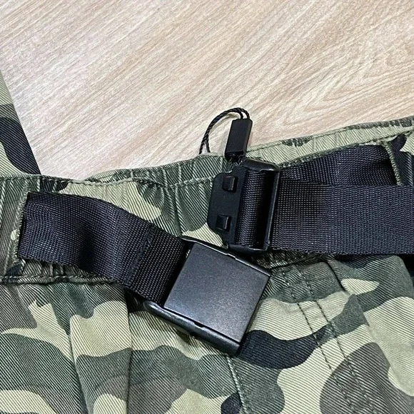 NWT Pam & Gela Camo Cargo Pants with Belt Size S Multicolor - Picture 8 of 13